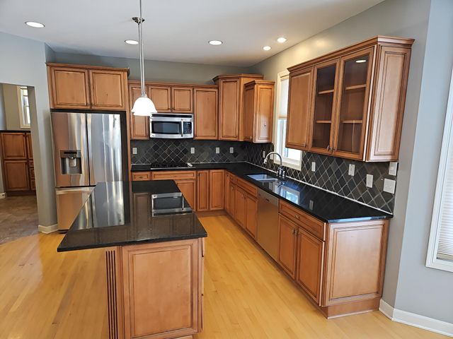 10772 Hawthorn Trail, Woodbury, MN 55129