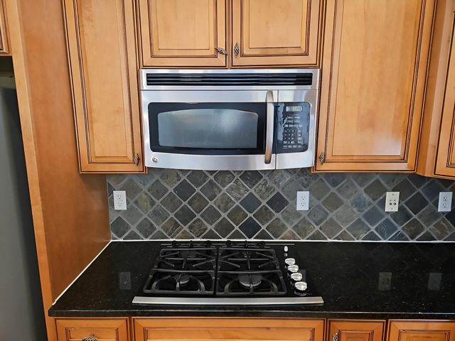 10772 Hawthorn Trail, Woodbury, MN 55129