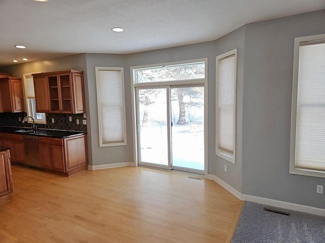 10772 Hawthorn Trail, Woodbury, MN 55129