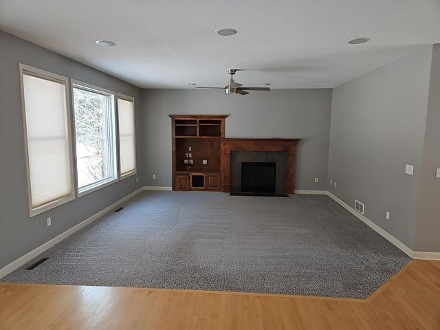 10772 Hawthorn Trail, Woodbury, MN 55129