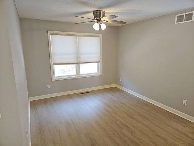 10772 Hawthorn Trail, Woodbury, MN 55129