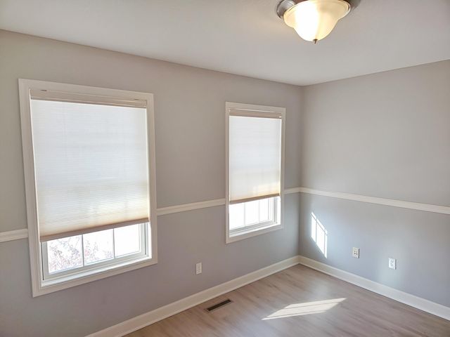 10772 Hawthorn Trail, Woodbury, MN 55129