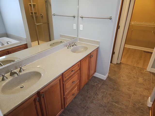 10772 Hawthorn Trail, Woodbury, MN 55129