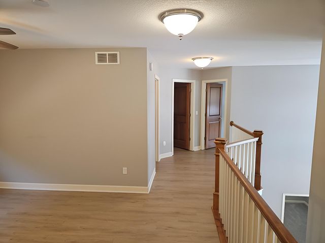 10772 Hawthorn Trail, Woodbury, MN 55129