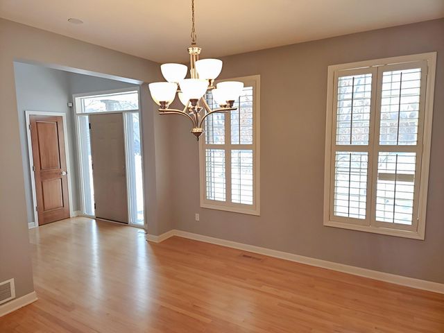 10772 Hawthorn Trail, Woodbury, MN 55129