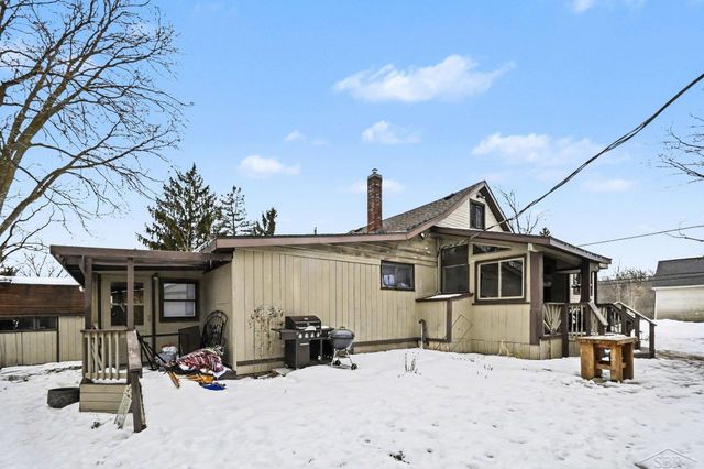 6945 Delta River Road, Grand Ledge, MI 48906