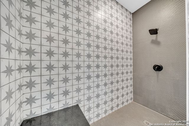 115 W Highland Boulevard, San Antonio, TX 78210