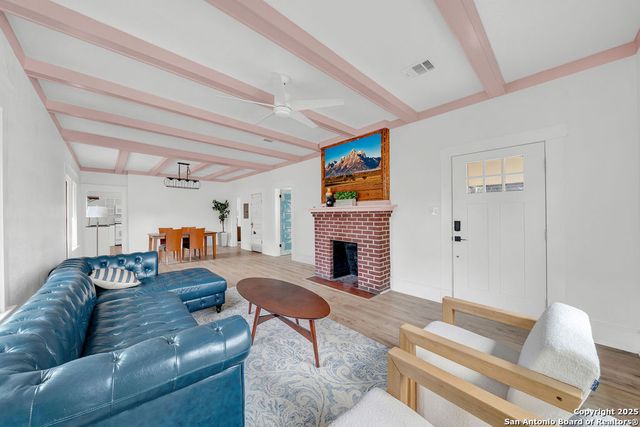 115 W Highland Boulevard, San Antonio, TX 78210