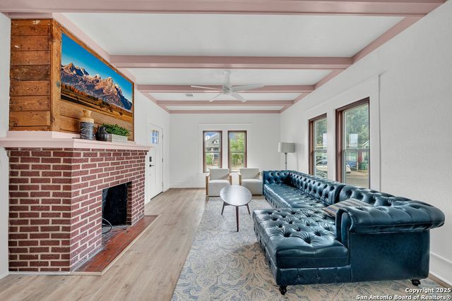 115 W Highland Boulevard, San Antonio, TX 78210