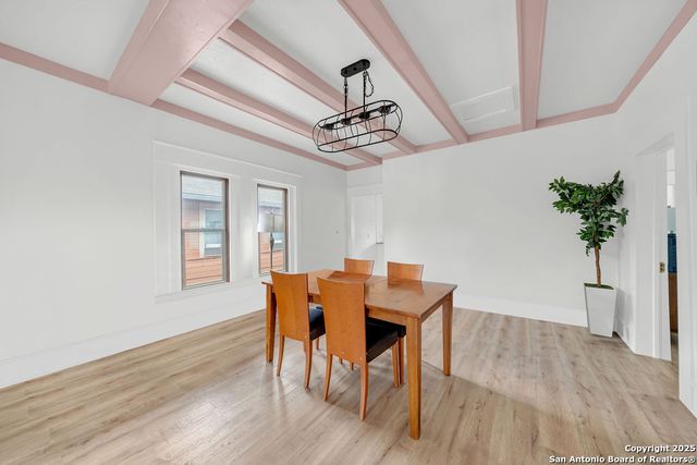 115 W Highland Boulevard, San Antonio, TX 78210