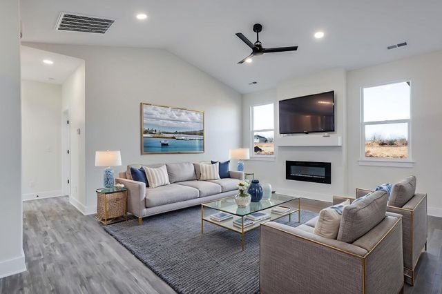 193 S Sycamore Dr, Valley Center, KS 67147