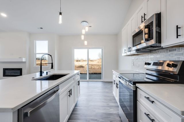 193 S Sycamore Dr, Valley Center, KS 67147