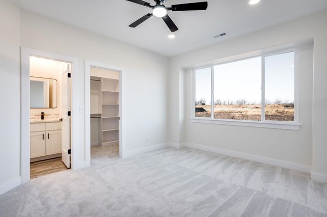 193 S Sycamore Dr, Valley Center, KS 67147