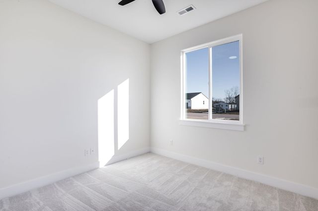 193 S Sycamore Dr, Valley Center, KS 67147