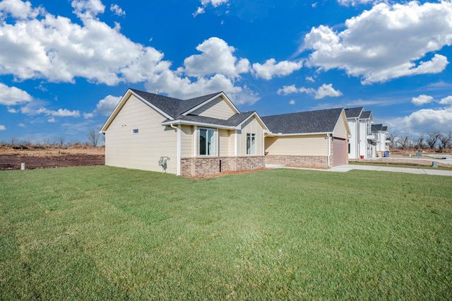 193 S Sycamore Dr, Valley Center, KS 67147