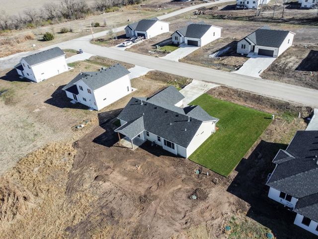 193 S Sycamore Dr, Valley Center, KS 67147