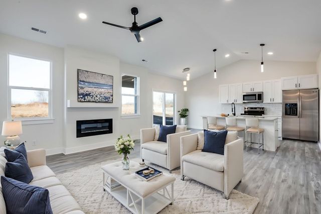 193 S Sycamore Dr, Valley Center, KS 67147