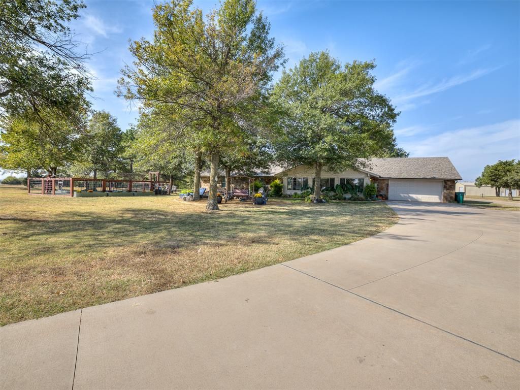 7025 S Cimarron Road, Yukon, OK 73099