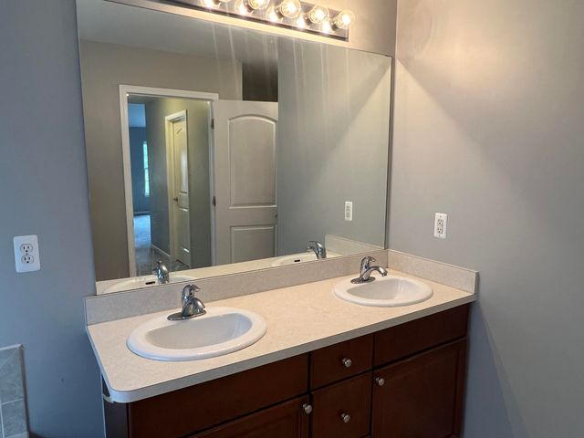 24668 Thatcher Drive, Novi City, MI 48375