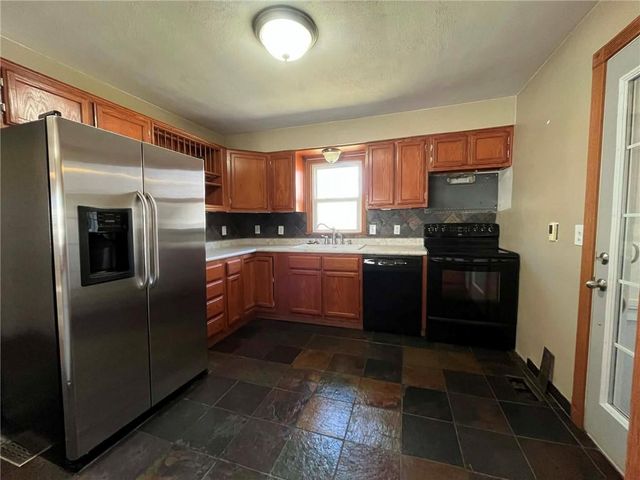 701 W Ohio Street, Clinton, MO 64735