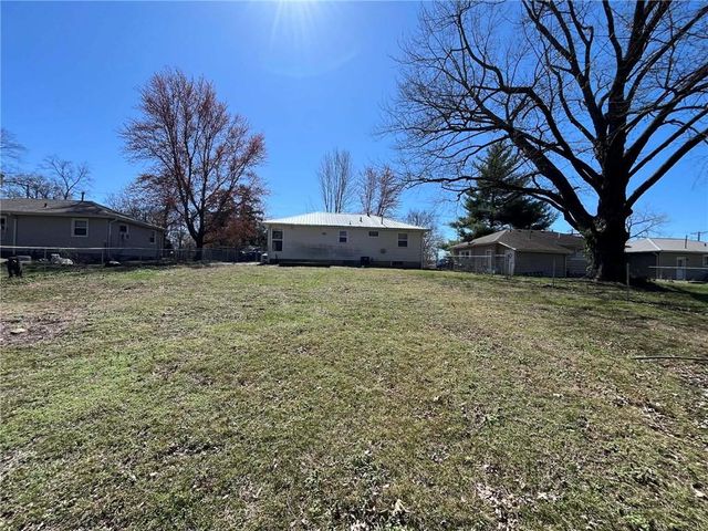 701 W Ohio Street, Clinton, MO 64735