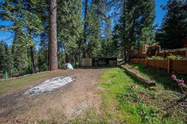 390 S Horseshoe Dr, Hathaway Pines, CA 95233