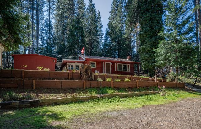 390 S Horseshoe Dr, Hathaway Pines, CA 95233