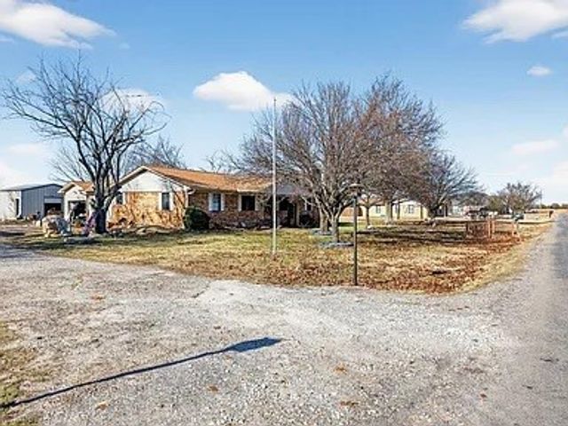 801 N Main Street, Dodd City, TX 75438