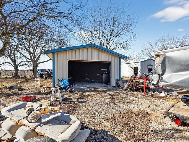801 N Main Street, Dodd City, TX 75438