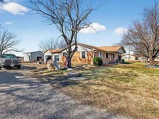 801 N Main Street, Dodd City, TX 75438