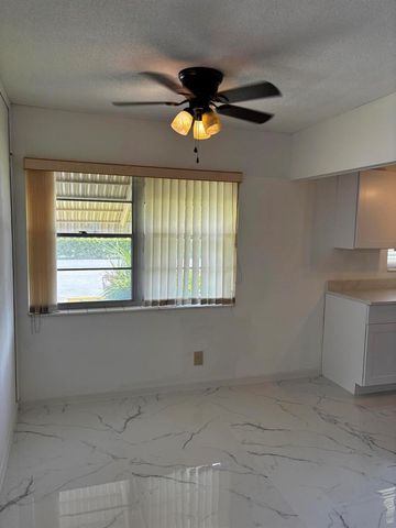 204 Salisbury I 204, West Palm Beach, FL 33417