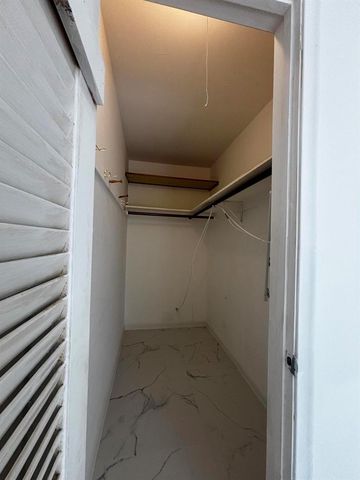 204 Salisbury I 204, West Palm Beach, FL 33417