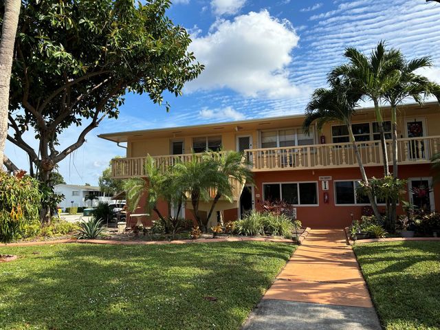204 Salisbury I 204, West Palm Beach, FL 33417