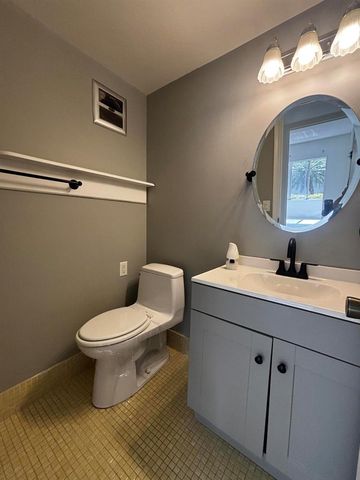 204 Salisbury I 204, West Palm Beach, FL 33417