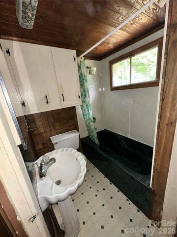 1611 W Fifth Avenue, Gastonia, NC 28052