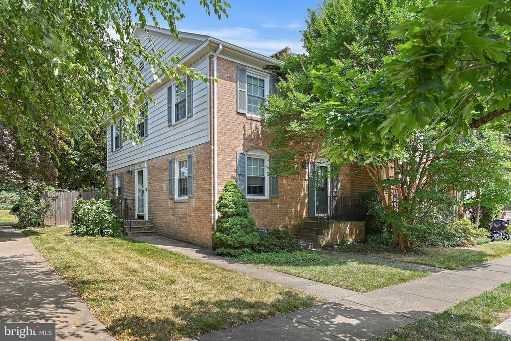 5267 LEESTONE CT, Springfield, VA 22151