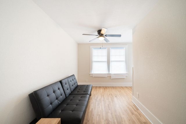 541 N Bluff Ave, Wichita, KS 67208