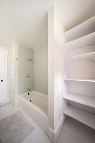 541 N Bluff Ave, Wichita, KS 67208