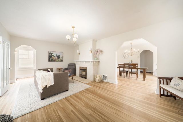 541 N Bluff Ave, Wichita, KS 67208