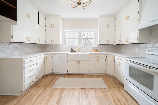 541 N Bluff Ave, Wichita, KS 67208