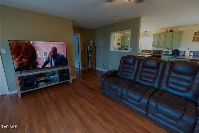 21426 Darlington Drive, Bristol, VA 24202