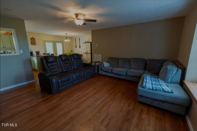 21426 Darlington Drive, Bristol, VA 24202