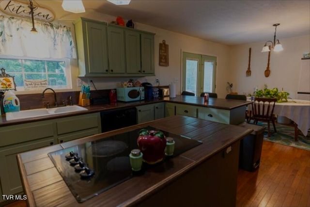 21426 Darlington Drive, Bristol, VA 24202