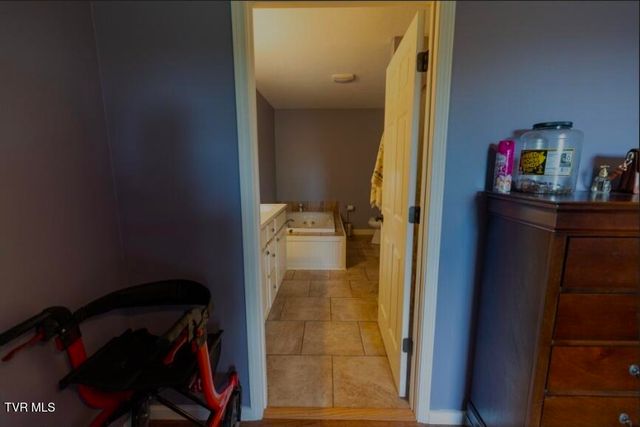 21426 Darlington Drive, Bristol, VA 24202