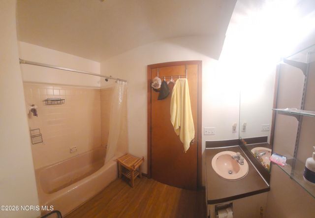 10 Picardie Court, Bowling Green, OH 43402