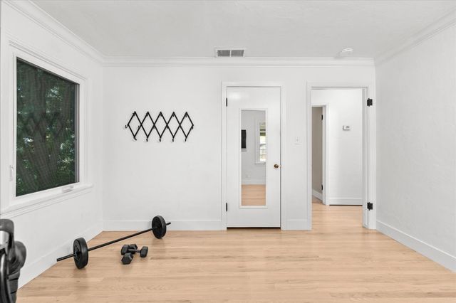 2355 Hooke Way, Sacramento, CA 95822