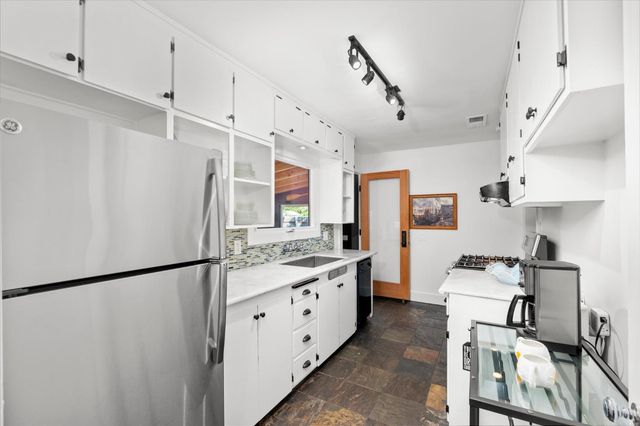 2355 Hooke Way, Sacramento, CA 95822