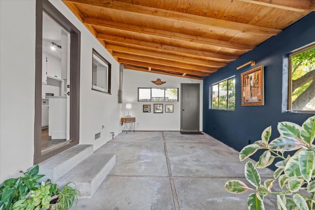 2355 Hooke Way, Sacramento, CA 95822