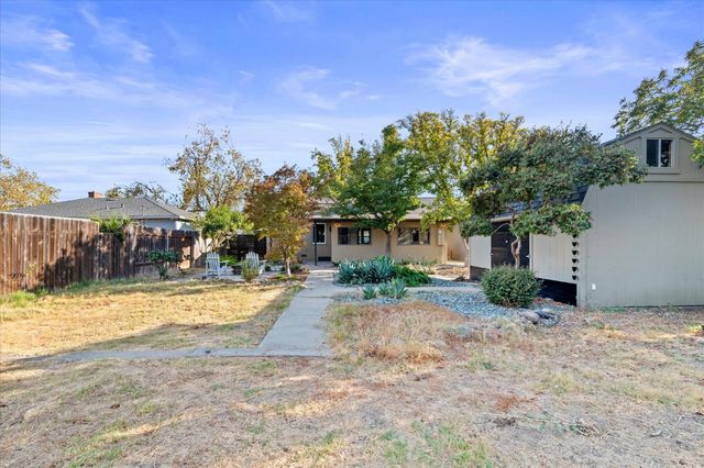 2355 Hooke Way, Sacramento, CA 95822