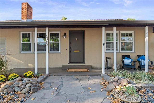 2355 Hooke Way, Sacramento, CA 95822
